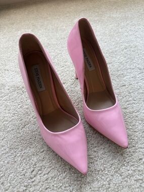 Steve Madden Pink Patent Pointed Toe Heels
